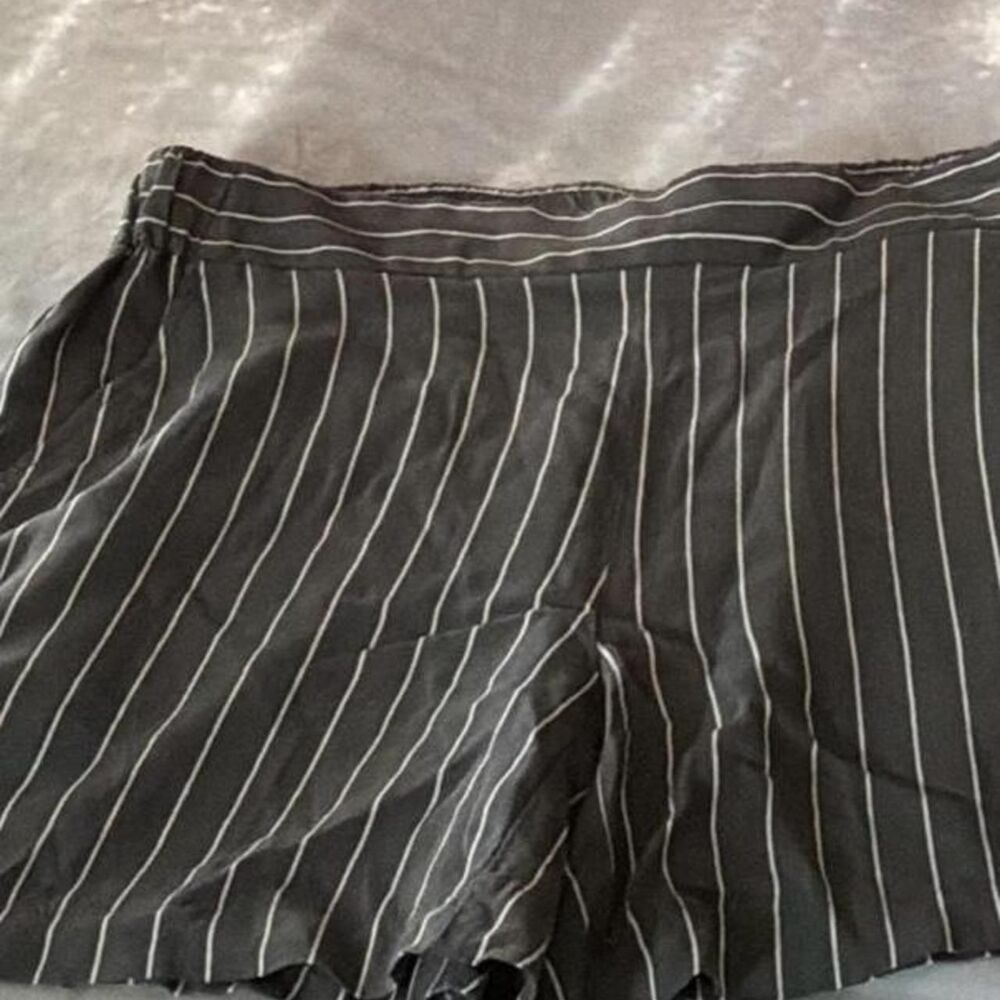 Nine-west Women's Black and Grey Shorts